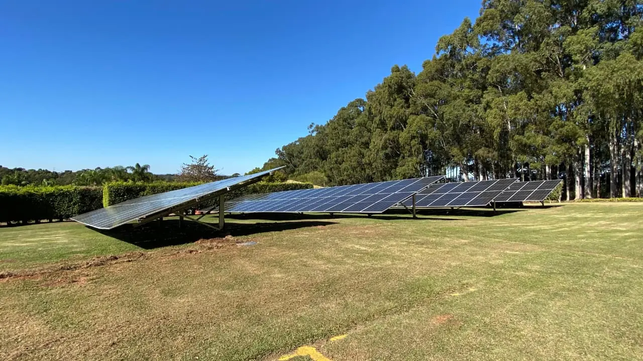 Sistema solar on grid conectado à rede elétrica